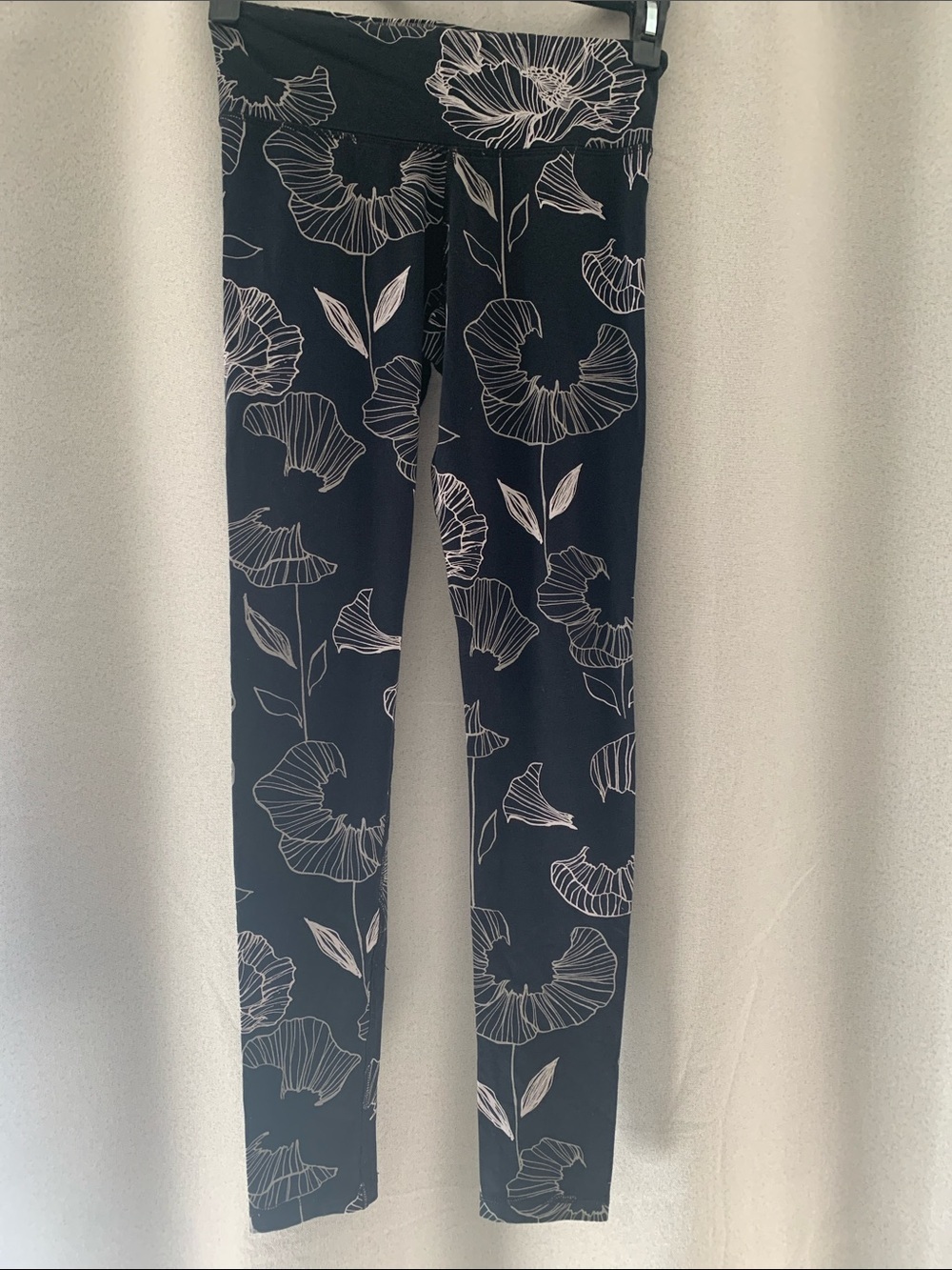 Women's Navy Floral Leggings - Comfortable Everyday Stretch - Picture 3 of 8